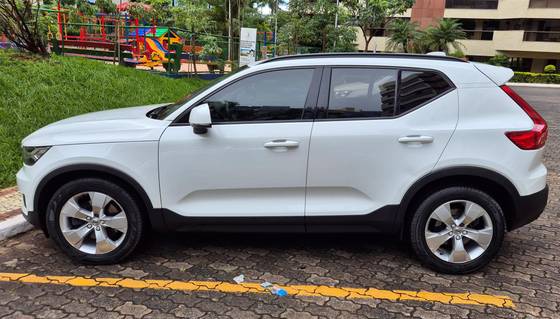 VOLVO XC40 2.0 T4 GASOLINA GEARTRONIC VOLVO XC40 2.0 T4 GASOLINA GEARTRONIC